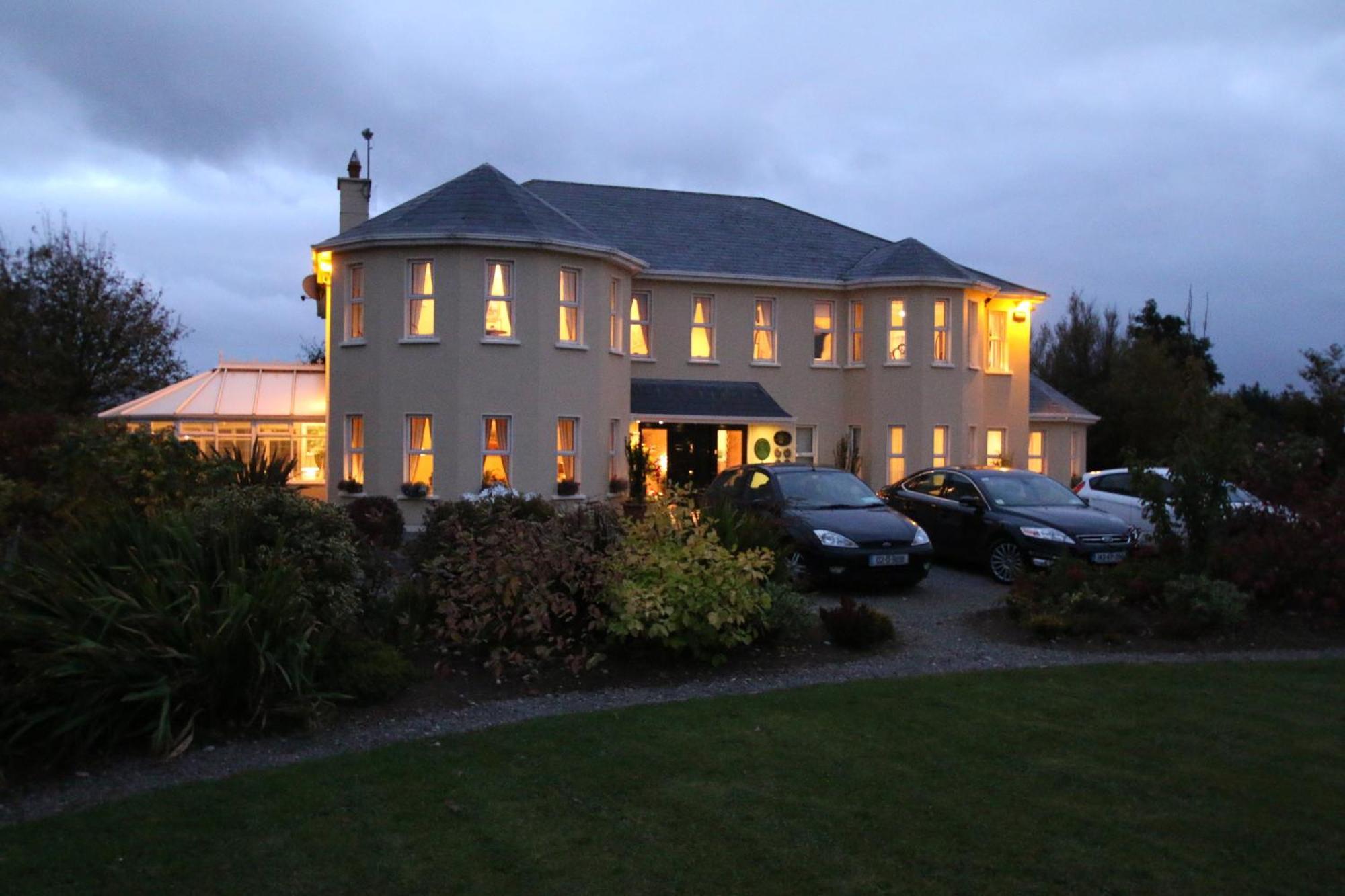 Brook Manor Lodge Τράλι Εξωτερικό φωτογραφία